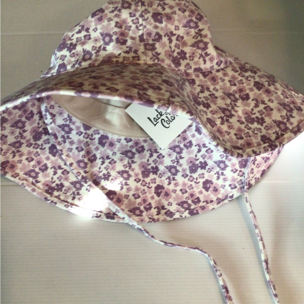 NEW! Super rare Rare Lack of Color lilac blooms bucket hat